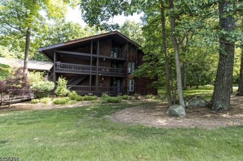 7 Osprey, Hackettstown NJ  07840-2726 exterior