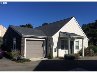 1433 Cedar Ct, Bandon OR  97411-8880 exterior