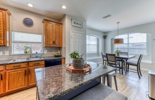 4925 Galley Cir, Fort Worth TX  76135-7016 exterior