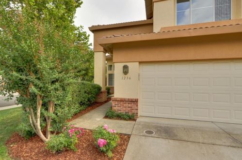 1236 Villaverde Ln, Davis, CA 95618-6525