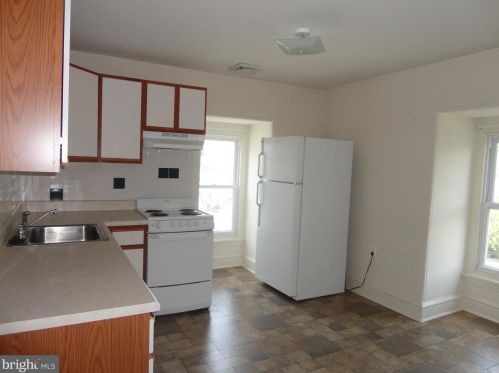 421 Lyceum Ave, Philadelphia, PA 19128-3450