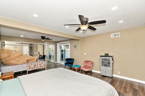 5064 Myrtle Ave, Riverside CA  92506-1423 exterior