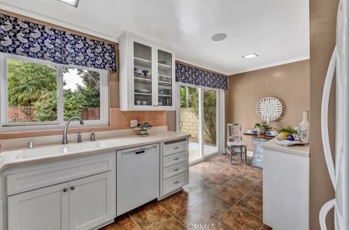 1208 Park Ln, Santa Ana CA  92706-1423 exterior