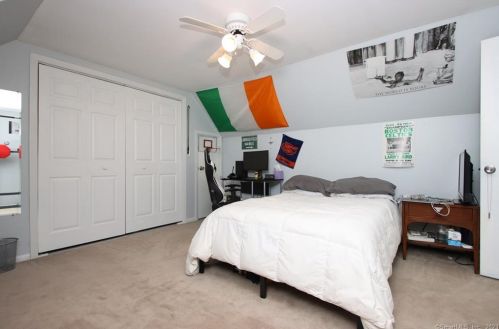 207 Timber Ridge Rd, Middletown CT  06457-7525 exterior