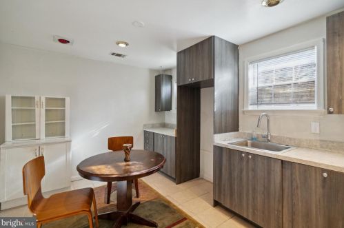 12708 Harborview Ct, Woodbridge VA  22192-2624 exterior