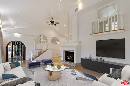 4601 Balboa Ave, Van Nuys CA  91316-4106 exterior