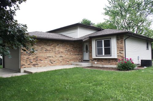 826 River Dr, Carol Stream IL  60188-9035 exterior