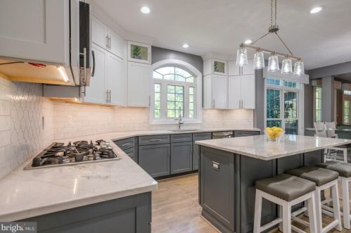 901 Octorora Pl, Leesburg, VA 20176-6654