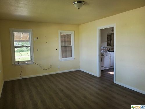 2003 Guadalupe St, Seguin TX  78155-1931 exterior