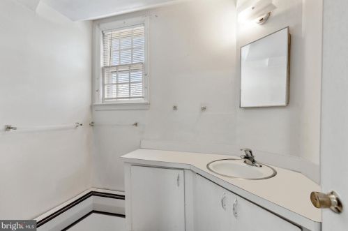 1006 Venice Dr, Silver Spring MD 20904-2065 exterior