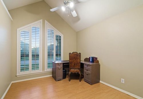 4204 Clf Dr, Carrollton TX 75010-4031 exterior