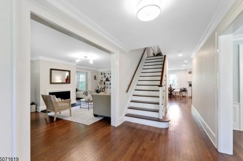 72 Durand Rd, Maplewood, NJ 07040-2104