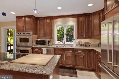 17501 New Hampshire Ave, Ashton MD  20861-9791 exterior