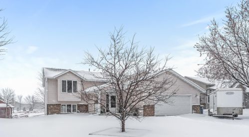 1209 19th St, Faribault, MN 55021-5538
