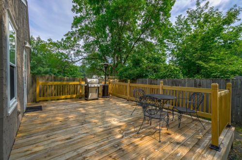 684 Eldridge Ave, Saint Paul MN  55113-6412 exterior