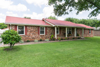 1418 Beasley Ct, Murfreesboro, TN 37130-2300