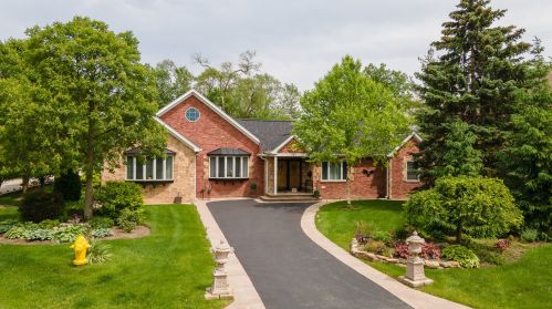 715 Pfingsten Rd, Glenview, IL 60025-3939
