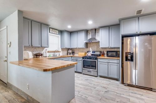 6300 Basswood Dr, Fort Worth TX  76135-1703 exterior