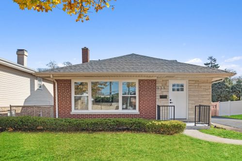635 Kaspar Ave, Arlington Hts IL  60004-5321 exterior