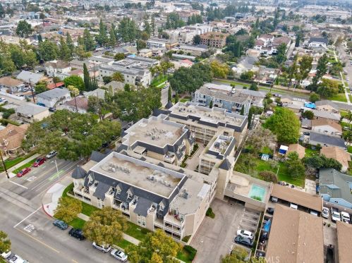 302 Chestnut Ave, Santa Ana CA  92701-5947 exterior