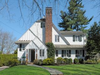 15 Perryridge Rd, Greenwich, CT 06830-4607