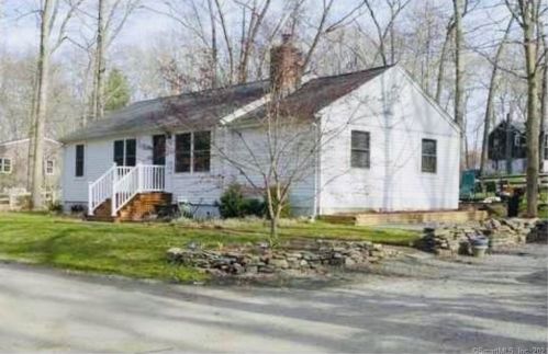 26 Indian Wood Rd, Niantic, CT 06357-1021