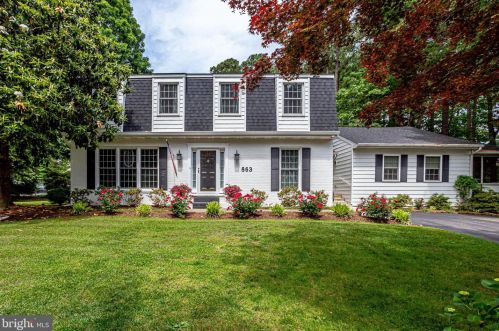 863 Twin Harbor Dr, Arnold, MD 21012-1028