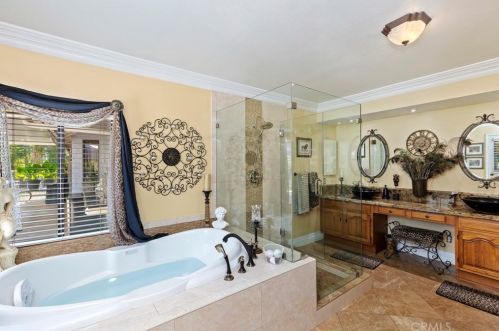 1678 Southport Dr, Riverside CA  92506-5449 exterior