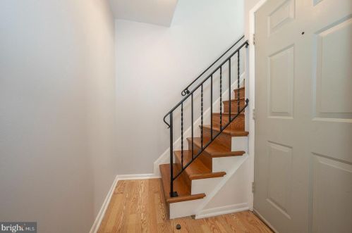 676 15th St, Philadelphia, PA 19130-2920