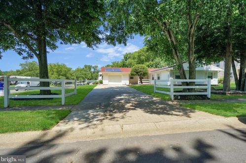 2 Nevada Ln, Willingboro, NJ 08046-1315