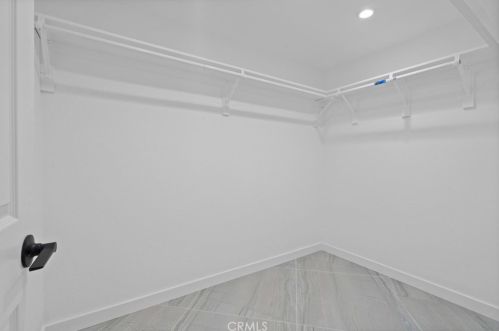 300 Brookhurst St, Anaheim CA  92801-5608 exterior