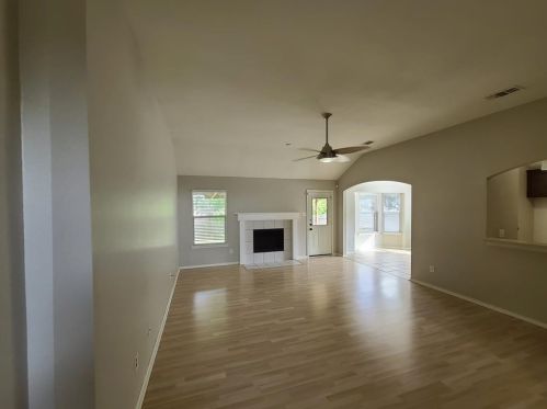 1101 Hidden Glade Dr, Midlothian TX  76063-6267 exterior