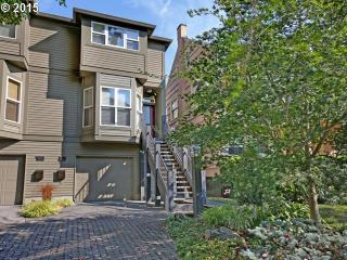 1805 Halsey St, Portland, OR 97232-1439