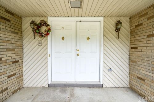 6 Strawberry Ln, Lebanon, NJ 08833-4500