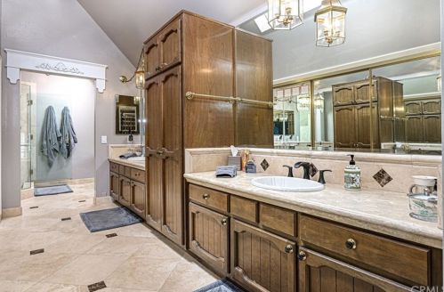 231 Summertree Rd, Anaheim CA  exterior