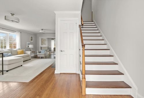 65 Summit Rd, Riverside, CT 06878-2105