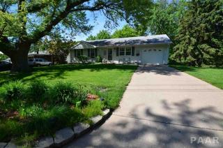 2303 Winnebago Dr, Peoria, IL 61614-3823