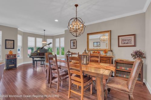 333 Princeton Ct, Tinton Falls NJ  07702-4058 exterior