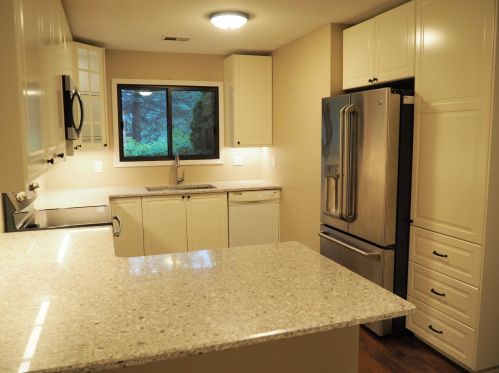 5993 Dellwood Ave, Saint Paul MN  55126-8453 exterior