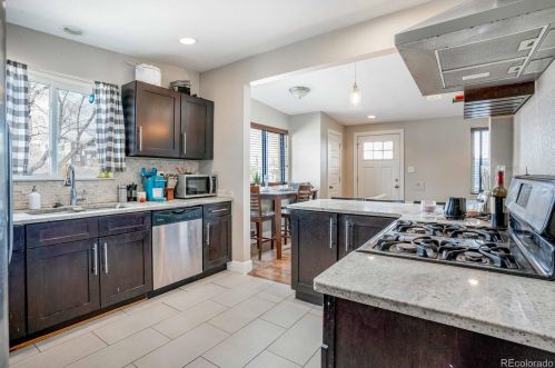 2186 Bellaire St, Denver, CO 80207-3722