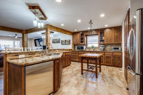 1318 Swallow Ln, Garland TX 75042-8035 exterior