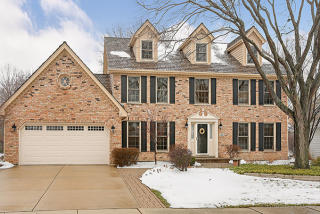 1786 Sjogren Ct, Wheaton, IL 60189-8482