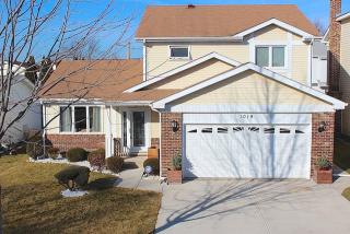 1019 Meadow Lake Dr, Palatine, IL 60074-8759