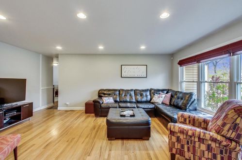 1536 Kennicott Ave, Arlington Hts, IL 60004-3662