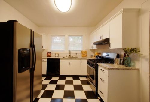 944 Burns Dr, Atlanta GA  30310-4632 exterior