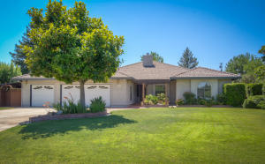 6982 Granada Dr, Redding, CA 96002-9729
