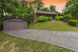 962 Smokey Mountain Queen Rd, Pigeon Forge, TN 37876-0994