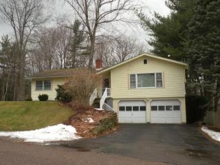 80 Birchwood Dr, Colchester VT  05446-6253 exterior