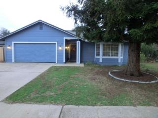 3556 Adams Ln, Redding, CA 96002-2758