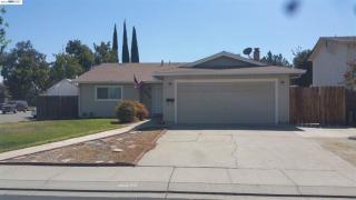 400 Gabriel Dr, Tracy, CA 95376-1820
